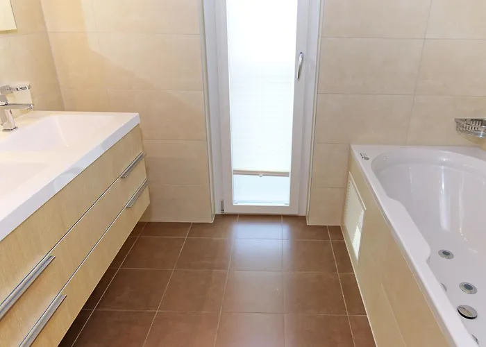 Le National Montreux-21 By Interhome Apartament Montreux